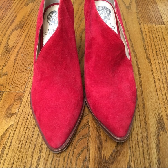 VINCE CAMUTO Loretan Bootie Heel In Cherry Red Suede - Picture 7 of 10
